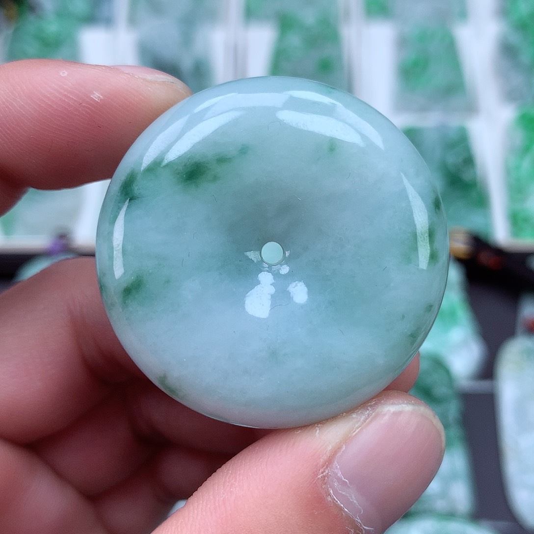 翡翠颈饰未镶嵌翡翠吊坠