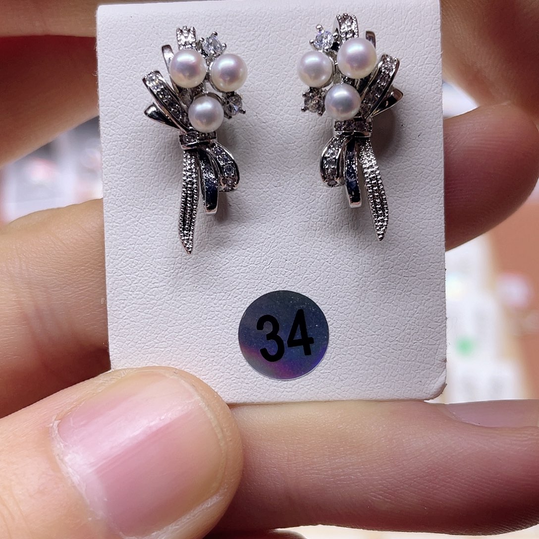 淡水珍珠银S925镶嵌耳饰