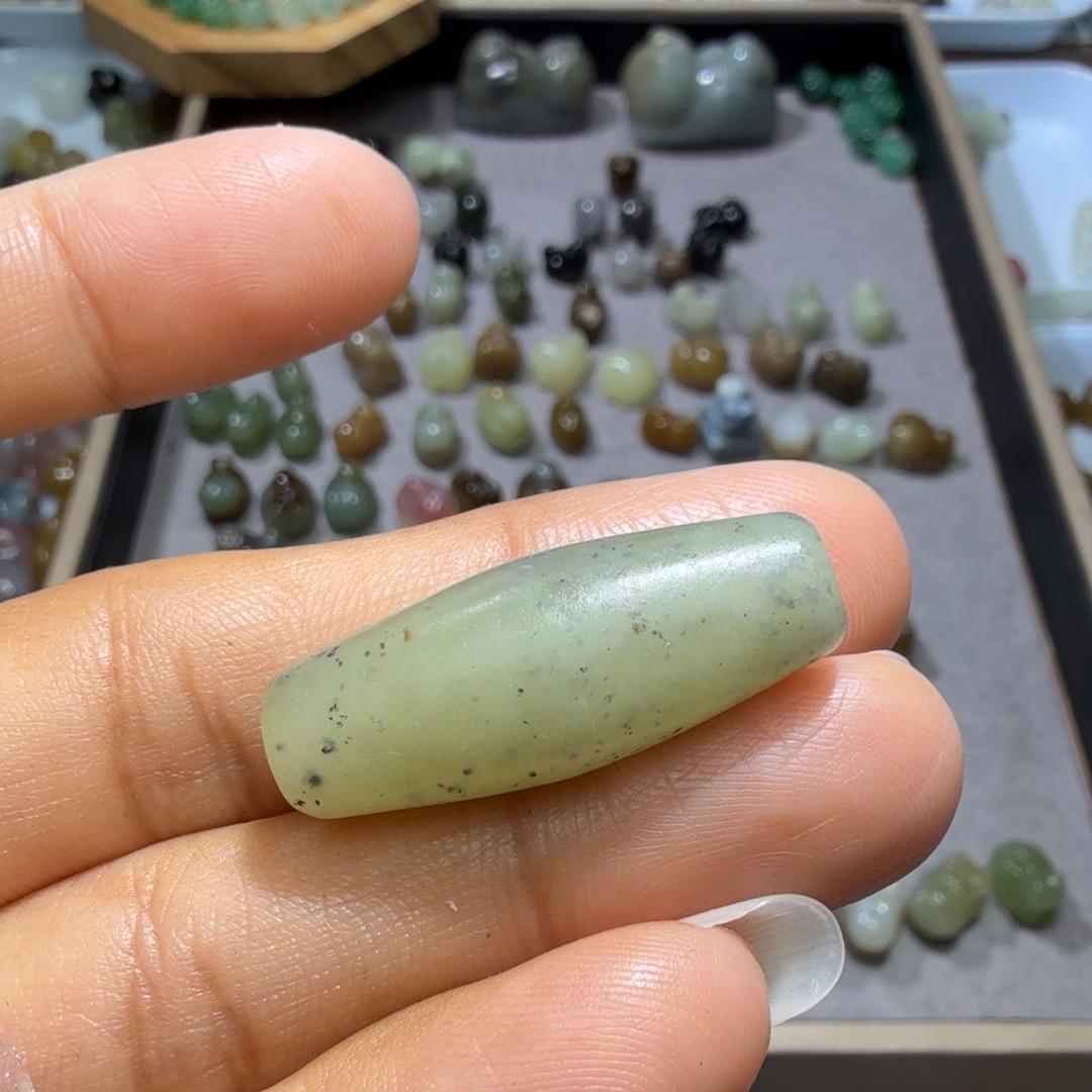 和田玉未镶嵌珠宝奇石