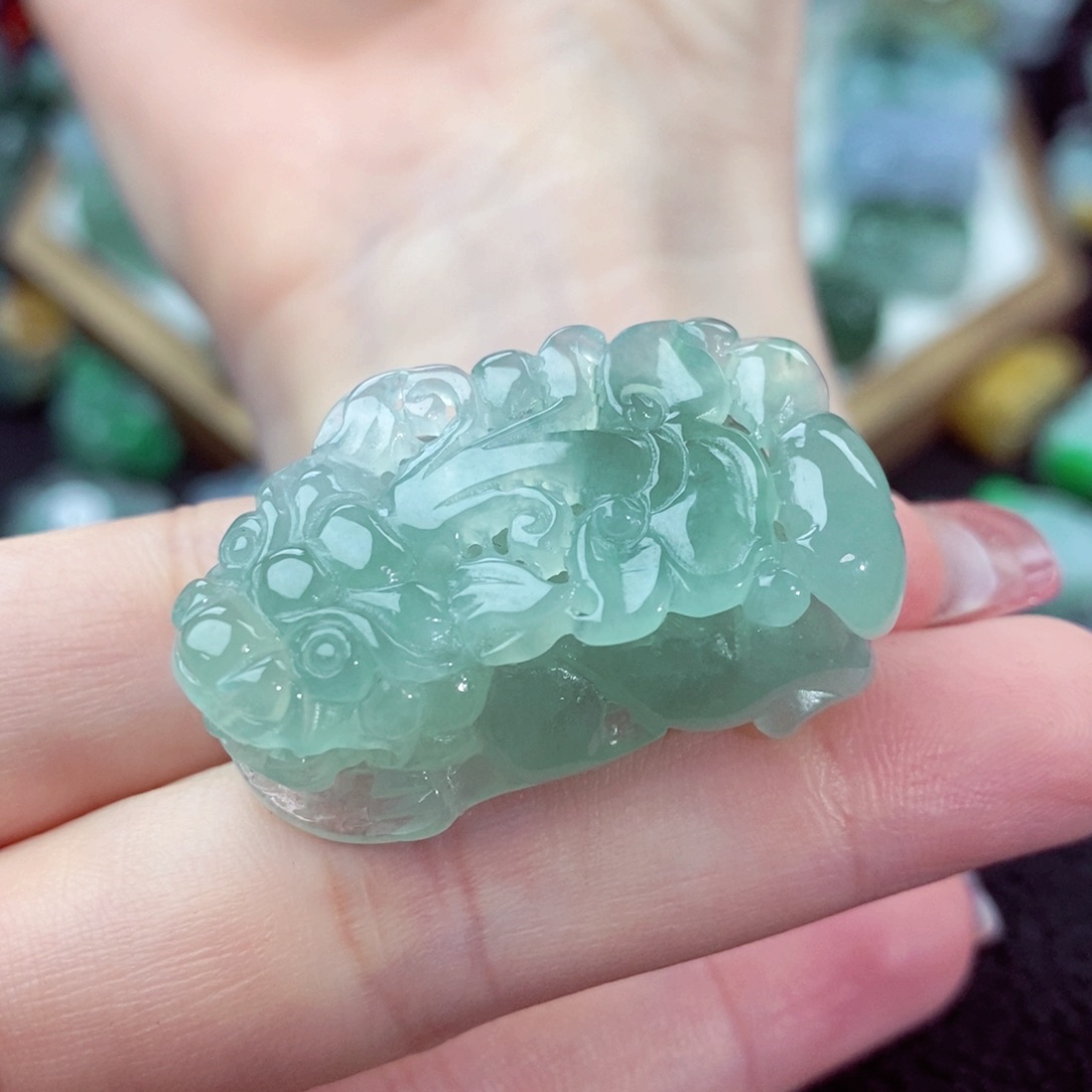 翡翠颈饰未镶嵌天然