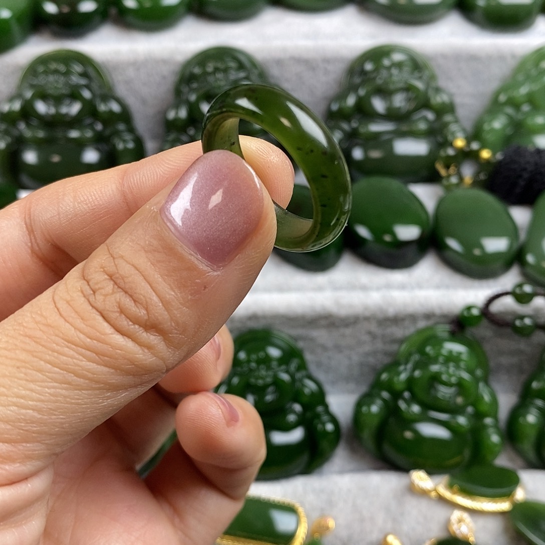 和田玉（碧玉）未镶嵌颈饰17.5mm