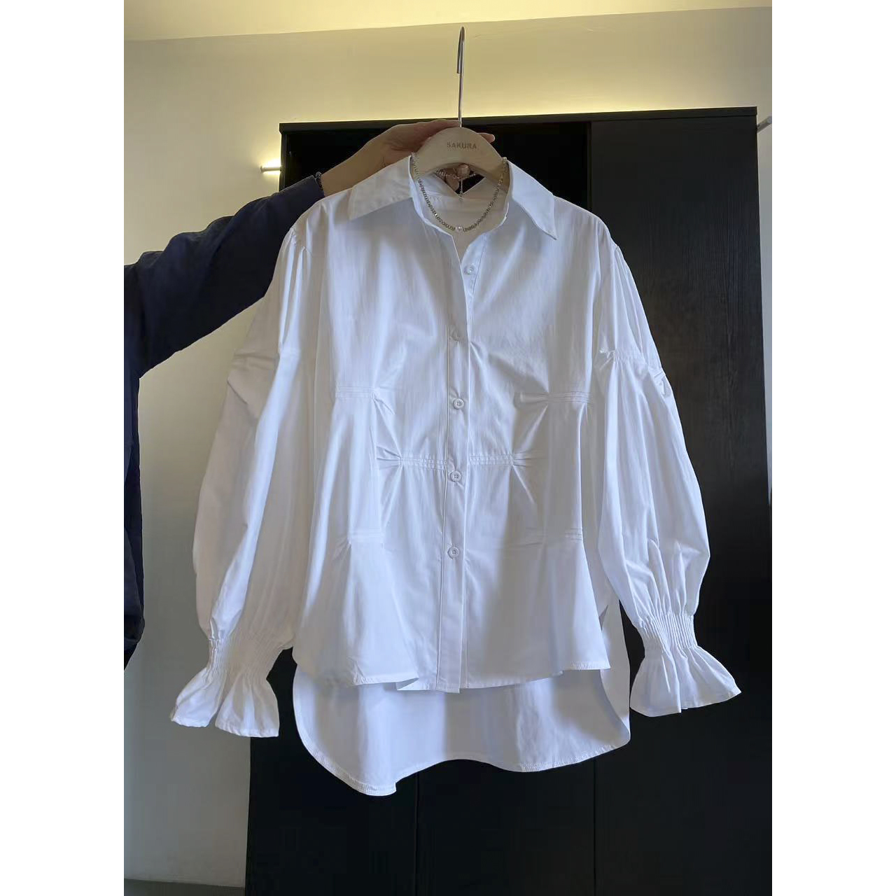 璎婲sᴀᴋᴜʀᴀ【尼斯回想】岚法式polo领重工褶皱拼接喇叭袖百搭衬衫