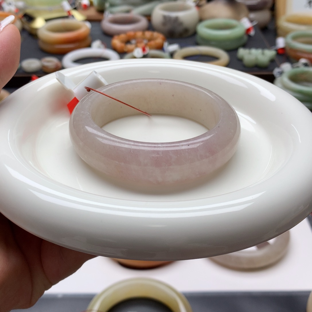 石英质玉手镯未镶嵌