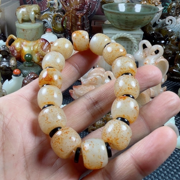 和田玉颈饰未镶嵌喜****狼