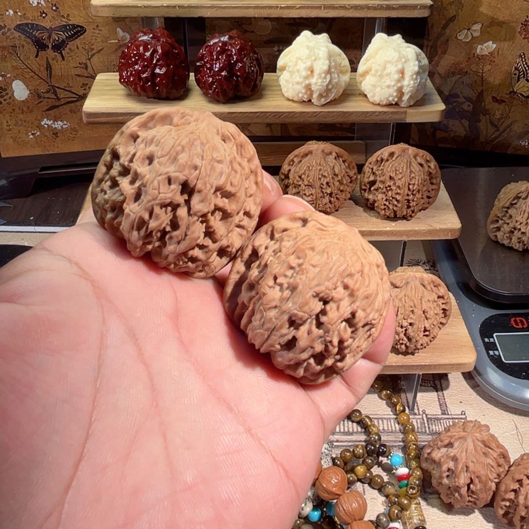 把件文玩核桃全品红狮子