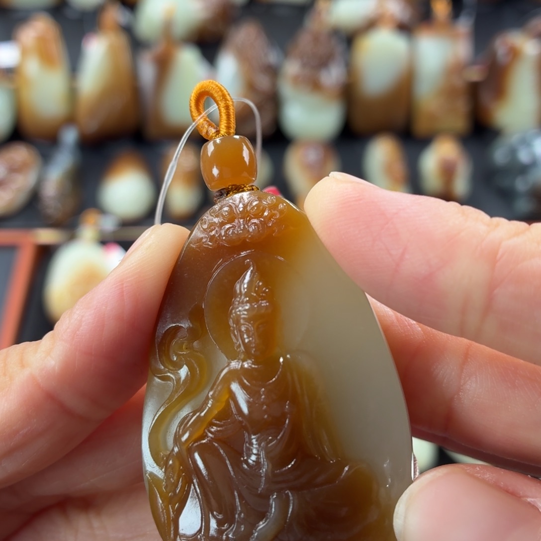 颈饰未镶嵌和田玉