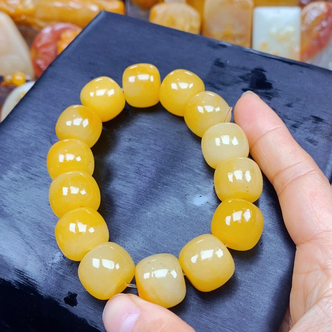 石英质玉（黄龙玉）颈饰未镶嵌