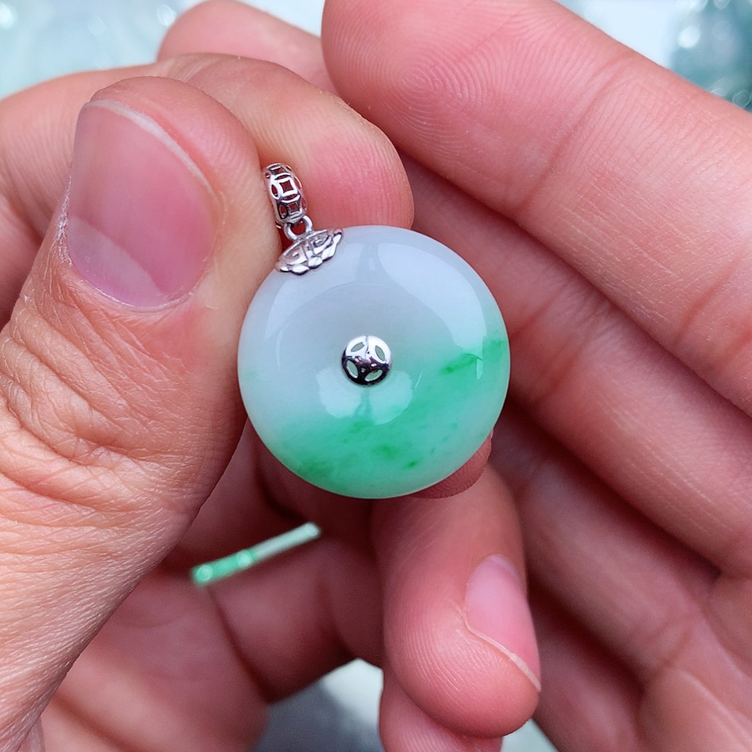 翡翠吊坠(不含链)18K金镶嵌