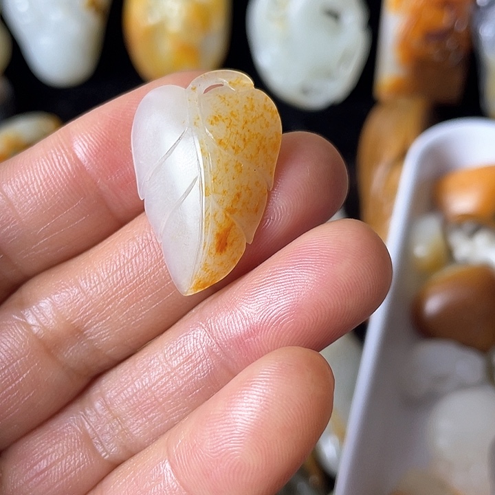 和田玉颈饰未镶嵌大**诚