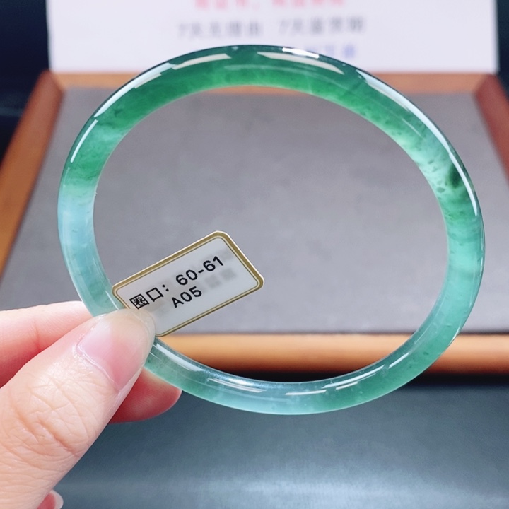 翡翠未镶嵌手镯翡翠手镯37