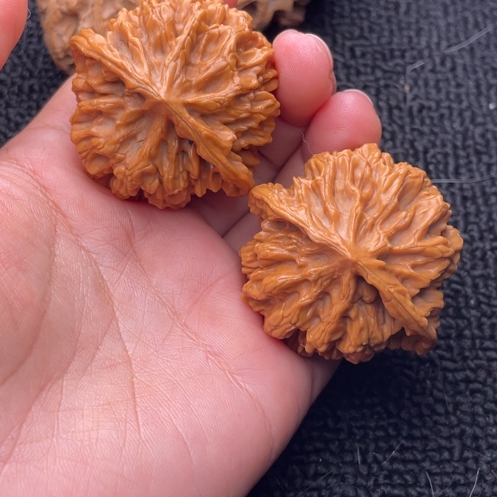 吊坠文玩核桃文玩核桃18