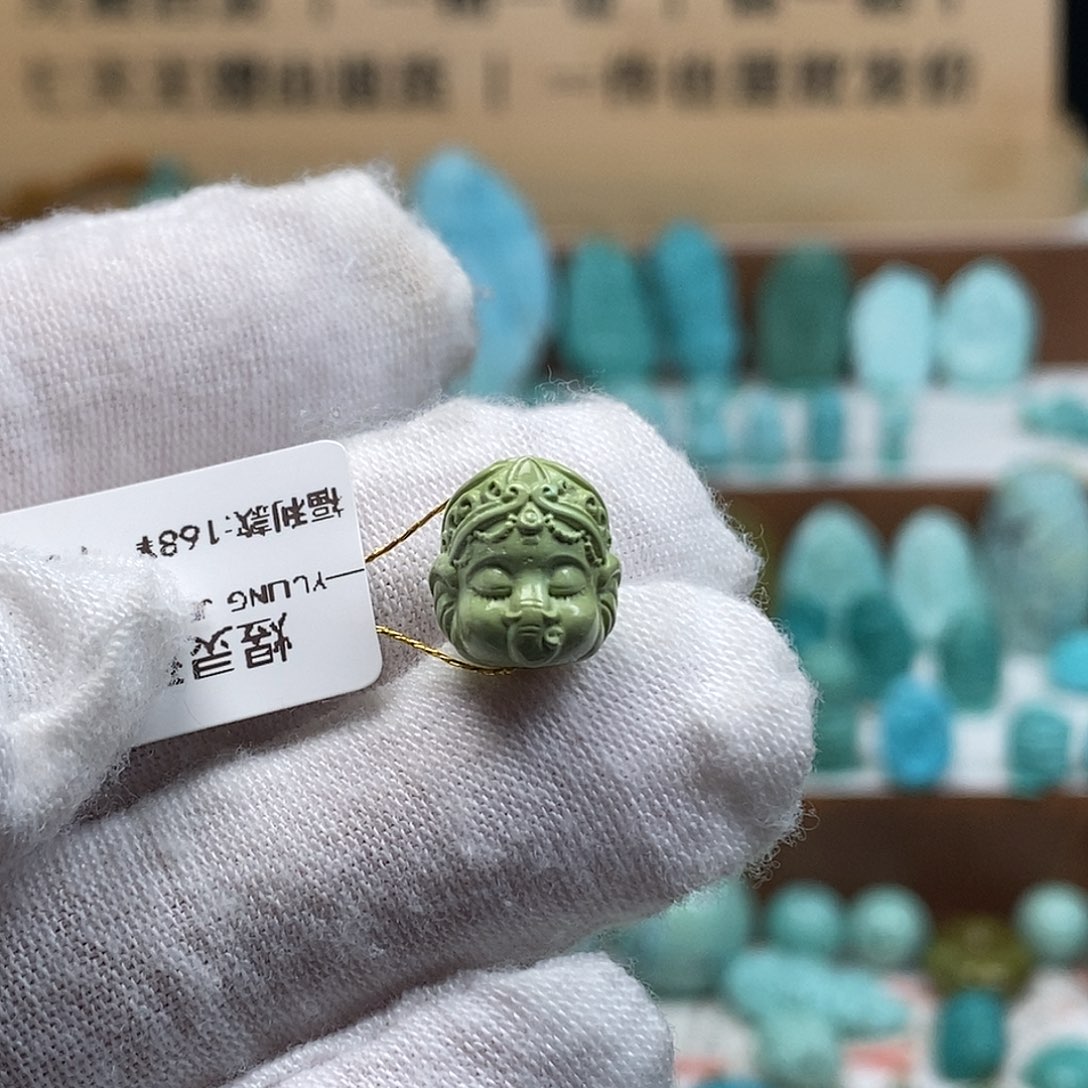七***车绿松石未镶嵌珠宝奇石