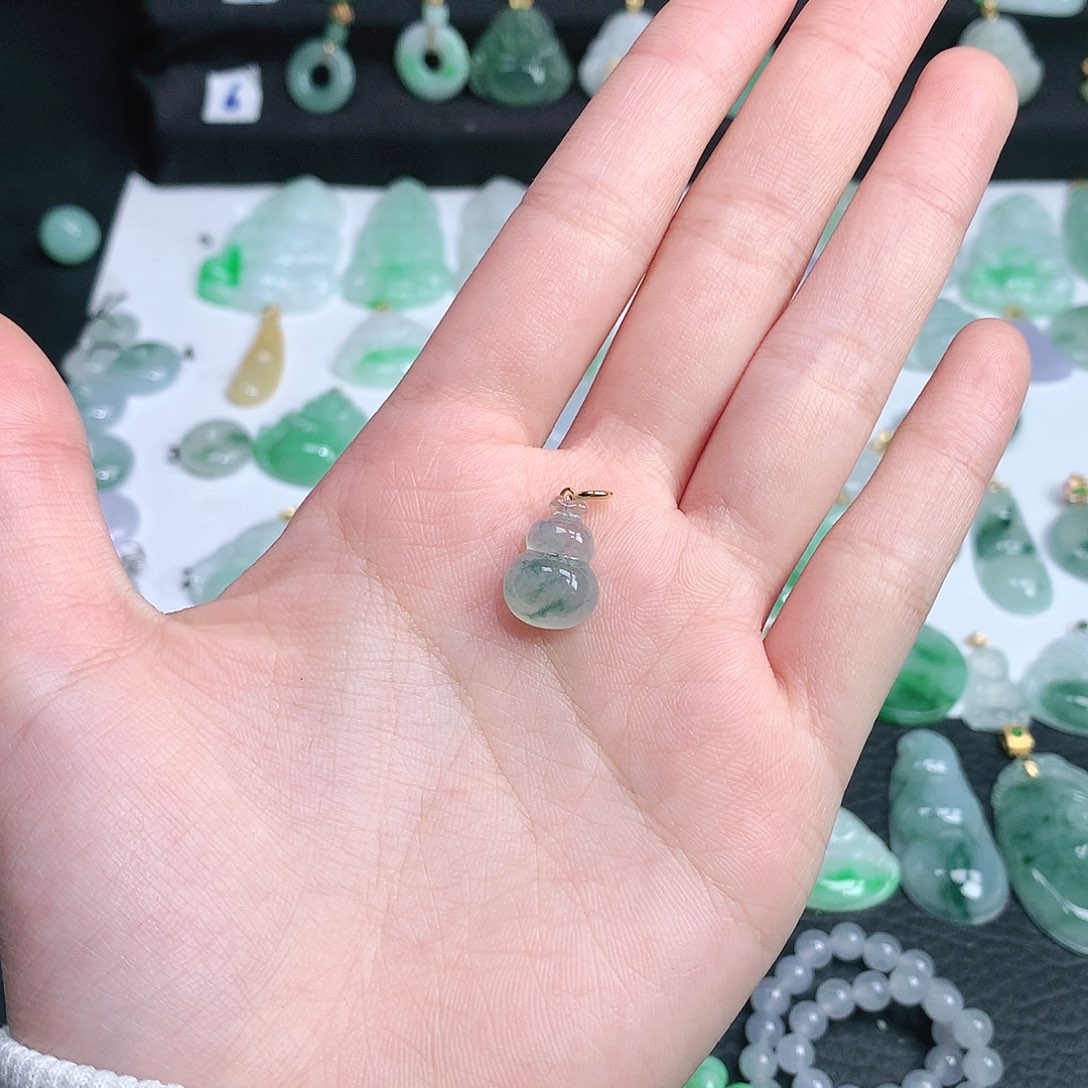 翡翠吊坠(不含链)未镶嵌翡翠