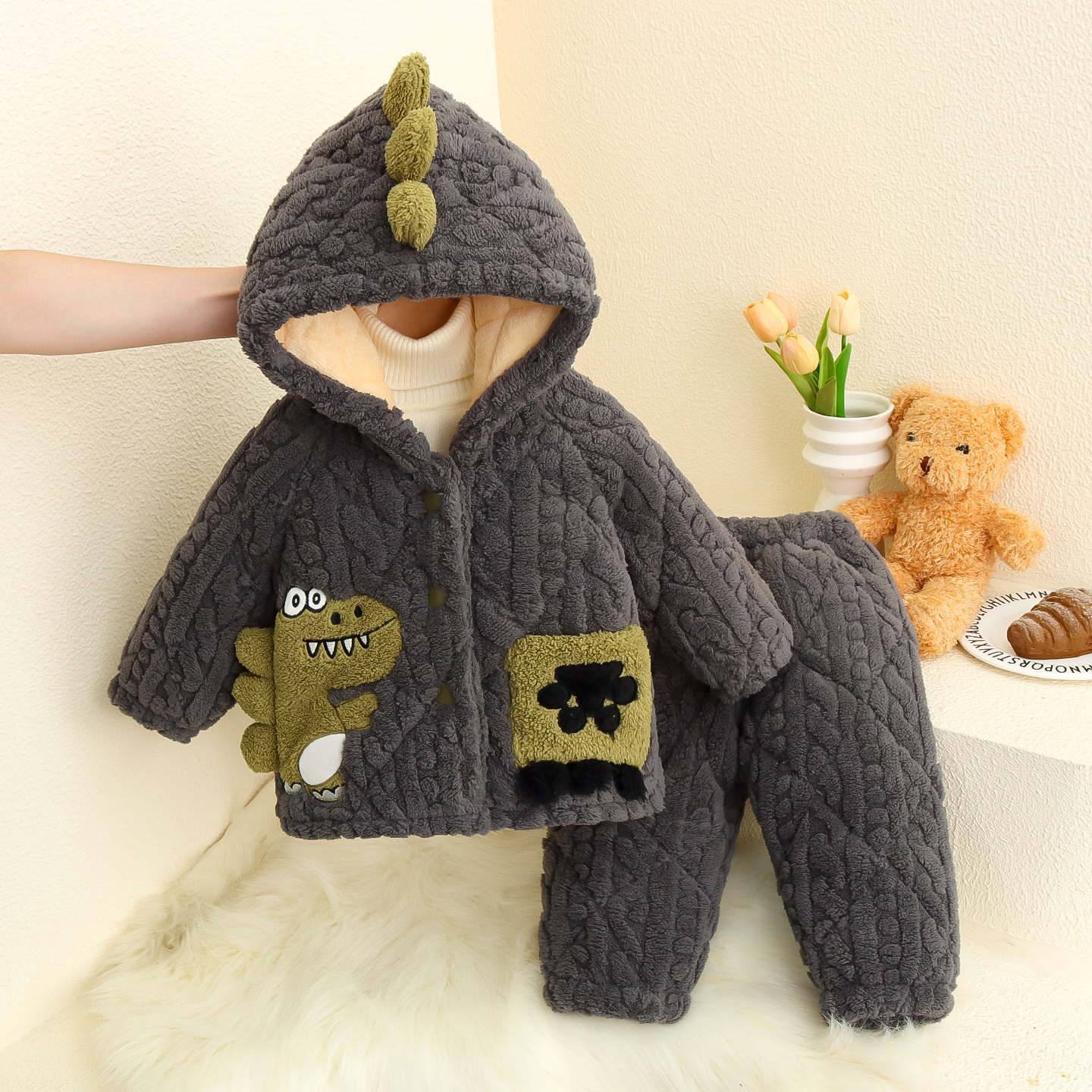 儿童三层夹棉法兰绒睡衣男童家居服冬装加绒加厚宝宝卡通风两件套