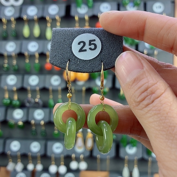 和田玉18K金镶嵌耳饰