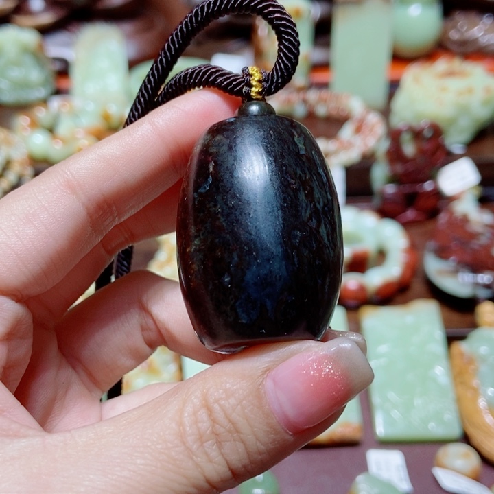 岫岩河磨玉（透闪石质玉）把件未镶嵌