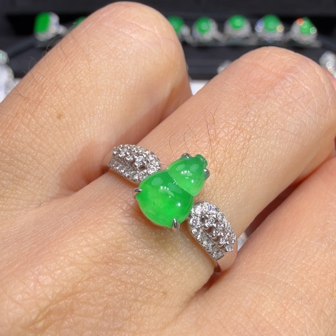 翡翠18K金镶嵌戒指收到货48小时鉴赏期