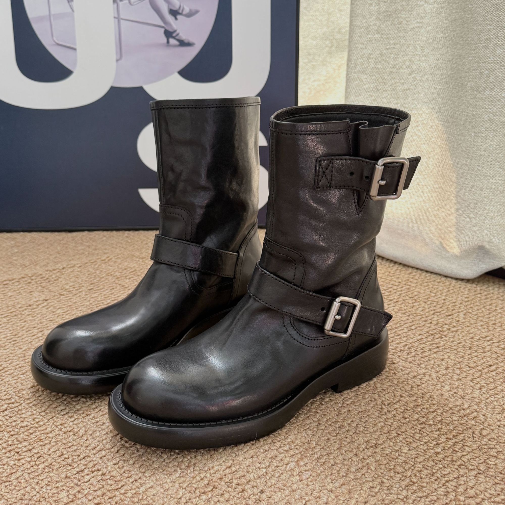 欧货女靴25新款真皮厚底皮带扣短靴英伦风增高显瘦马丁靴 592-1