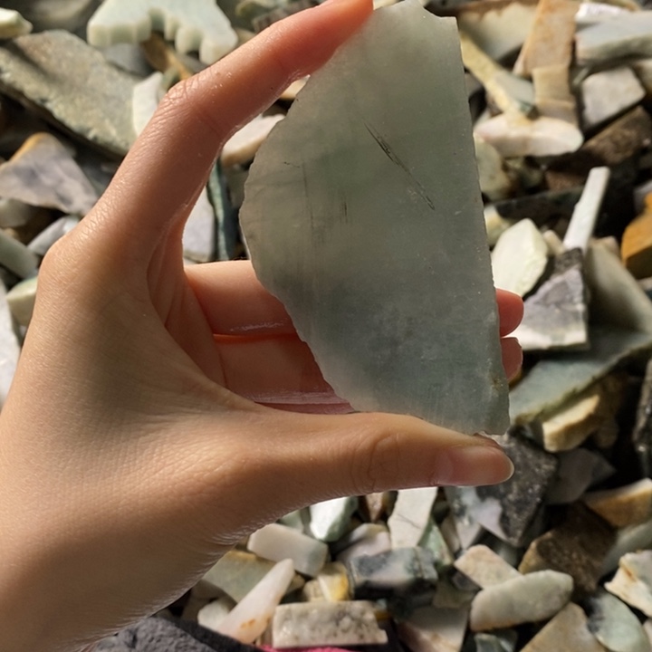 翡翠颈饰未镶嵌天然翡翠