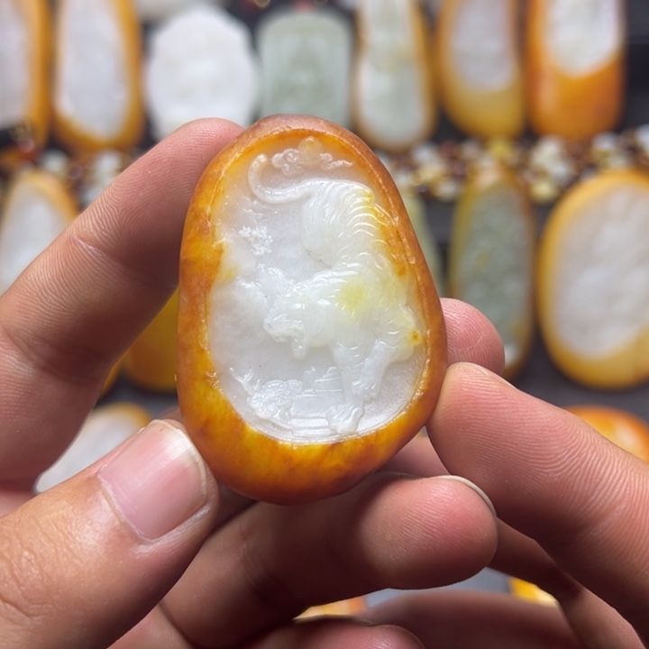 和田玉未镶嵌挂件