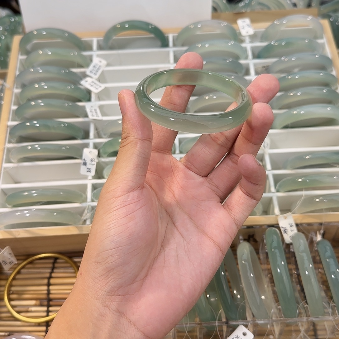 玛瑙/玉髓未镶嵌手镯圈口56.3