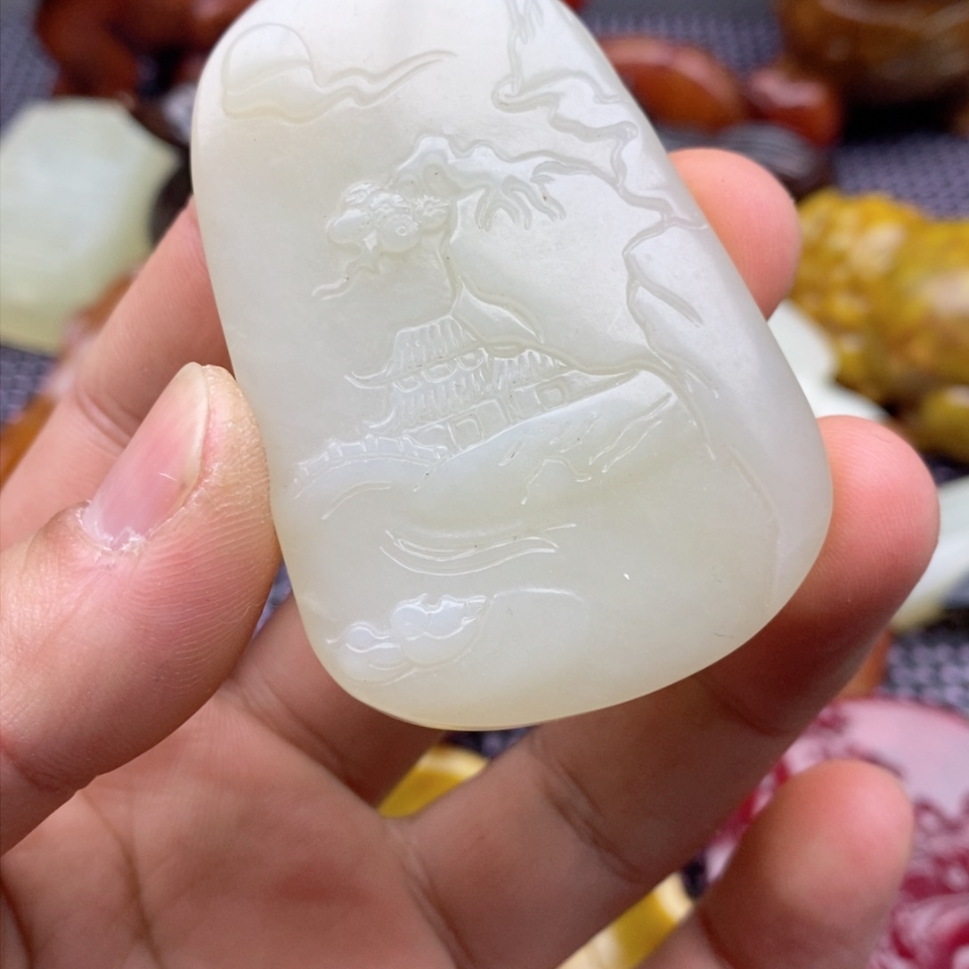 蛇纹石玉颈饰未镶嵌