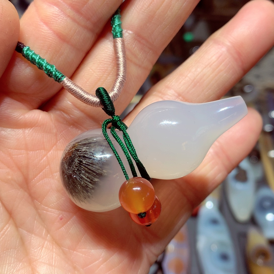 玛瑙/玉髓颈饰未镶嵌