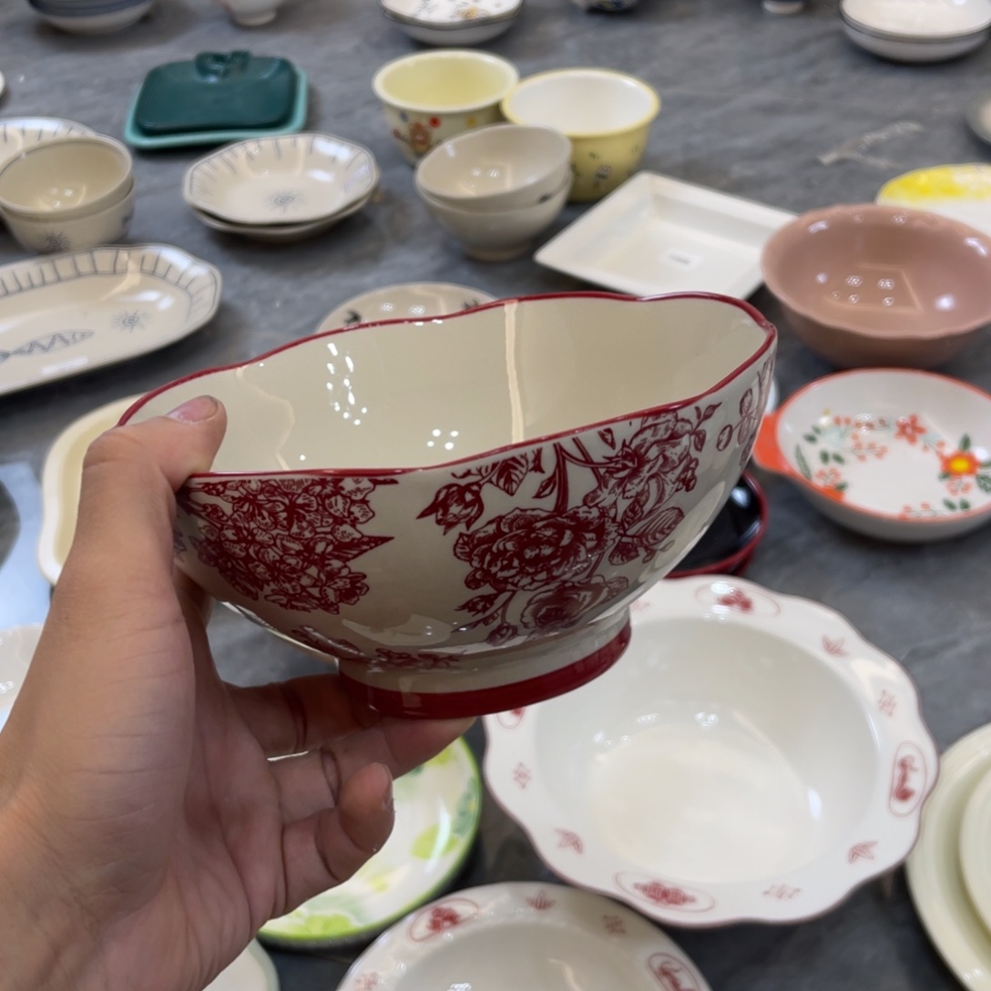 陶瓷微瑕餐具介意勿拍，满18飞！