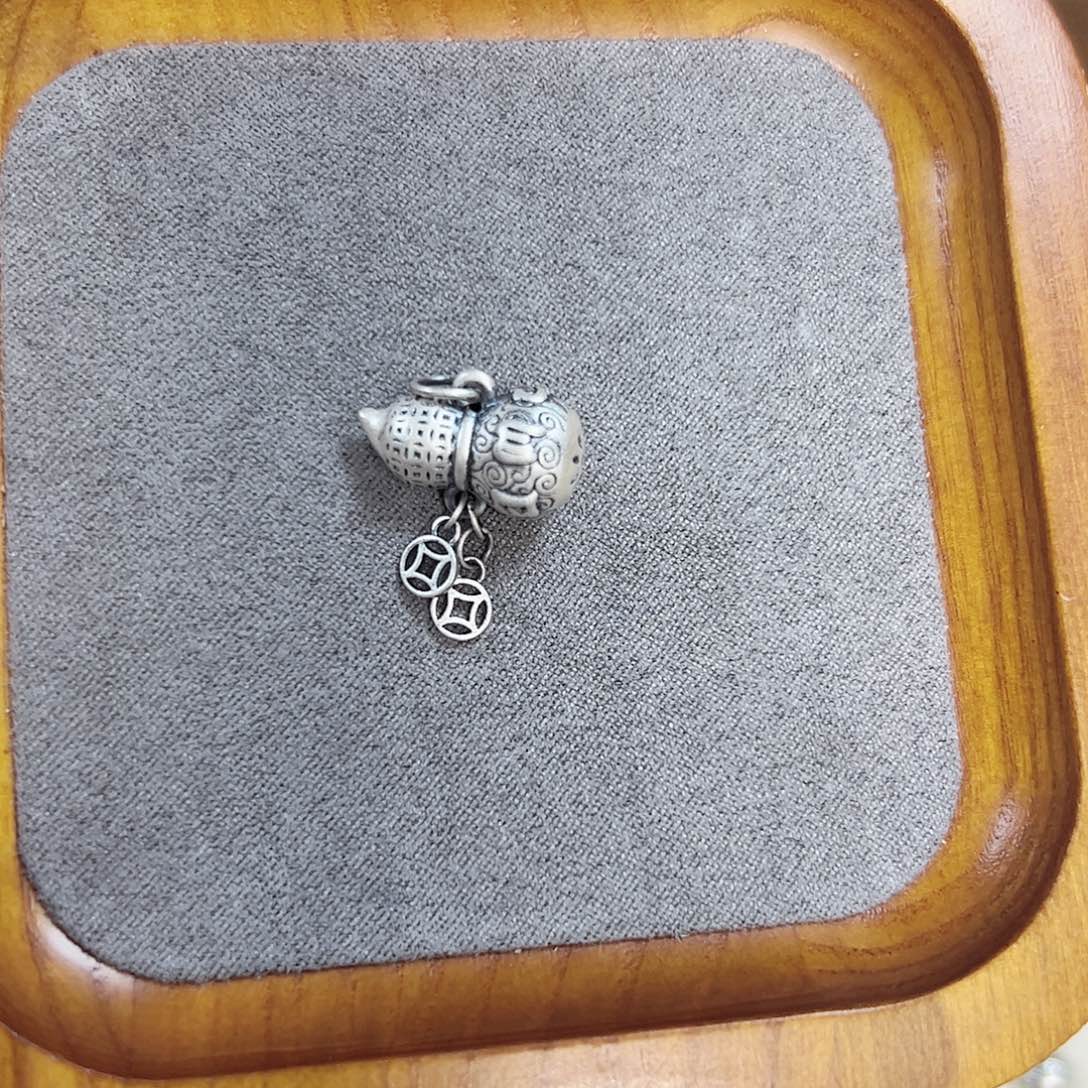 玻璃足银流苏葫芦吊坠