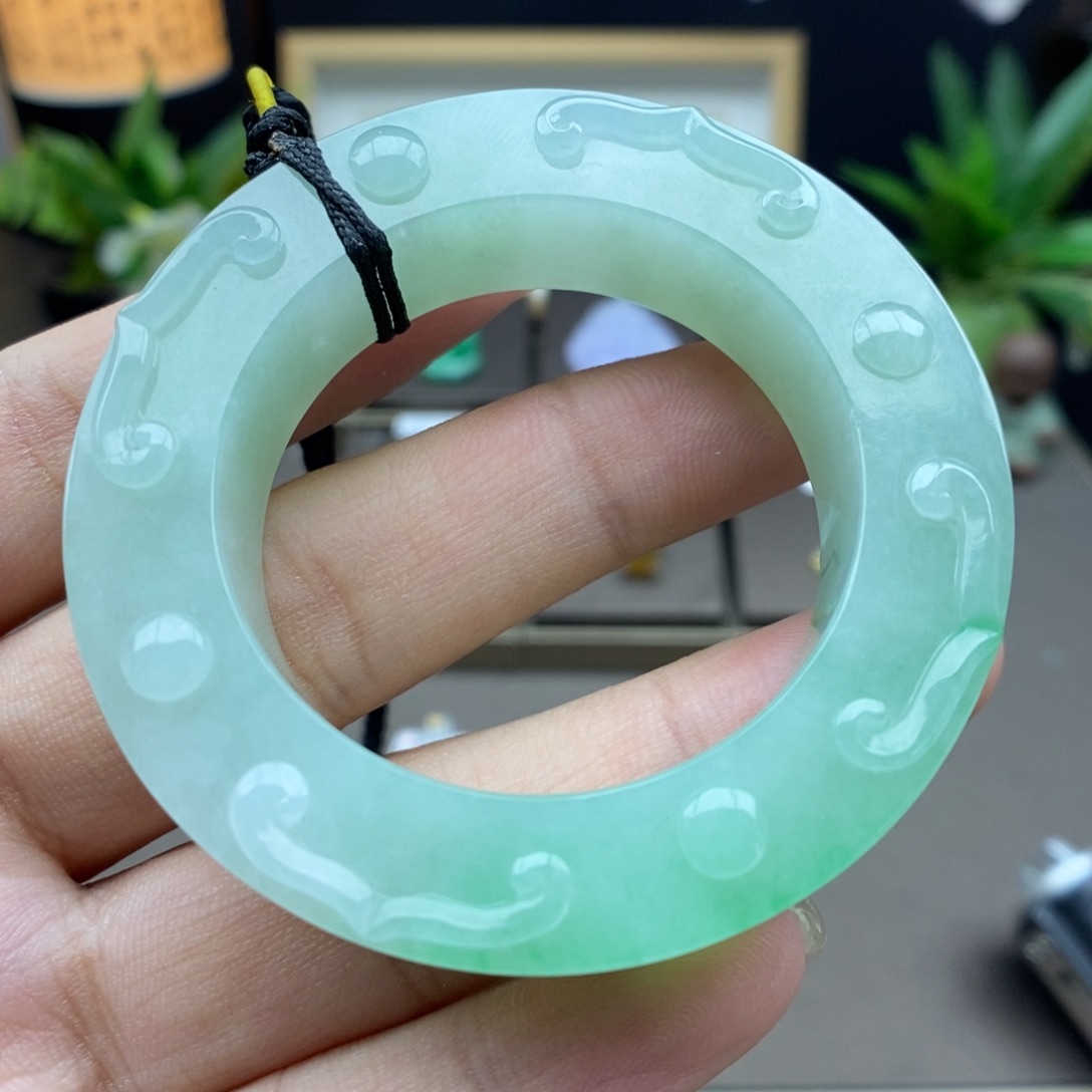 翡翠未镶嵌颈饰17