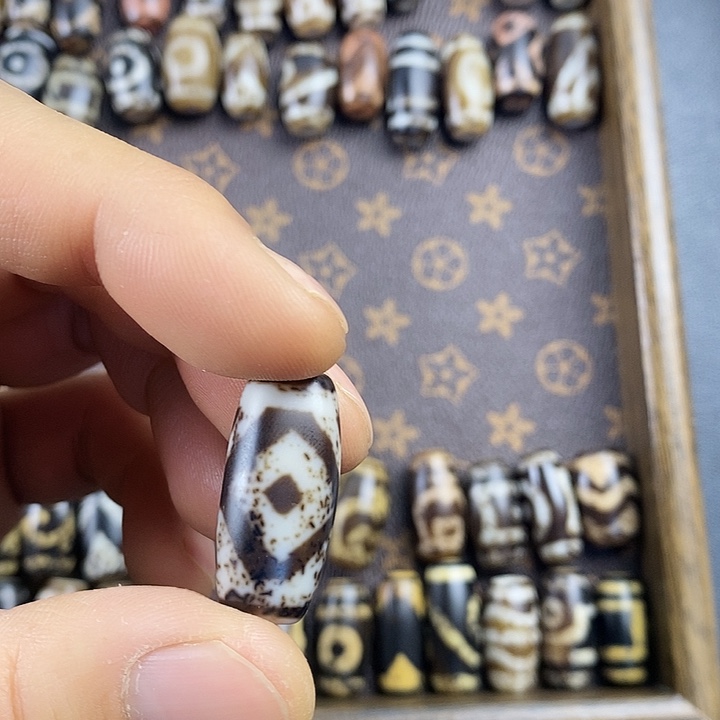 金***铜玛瑙/玉髓合金颈饰