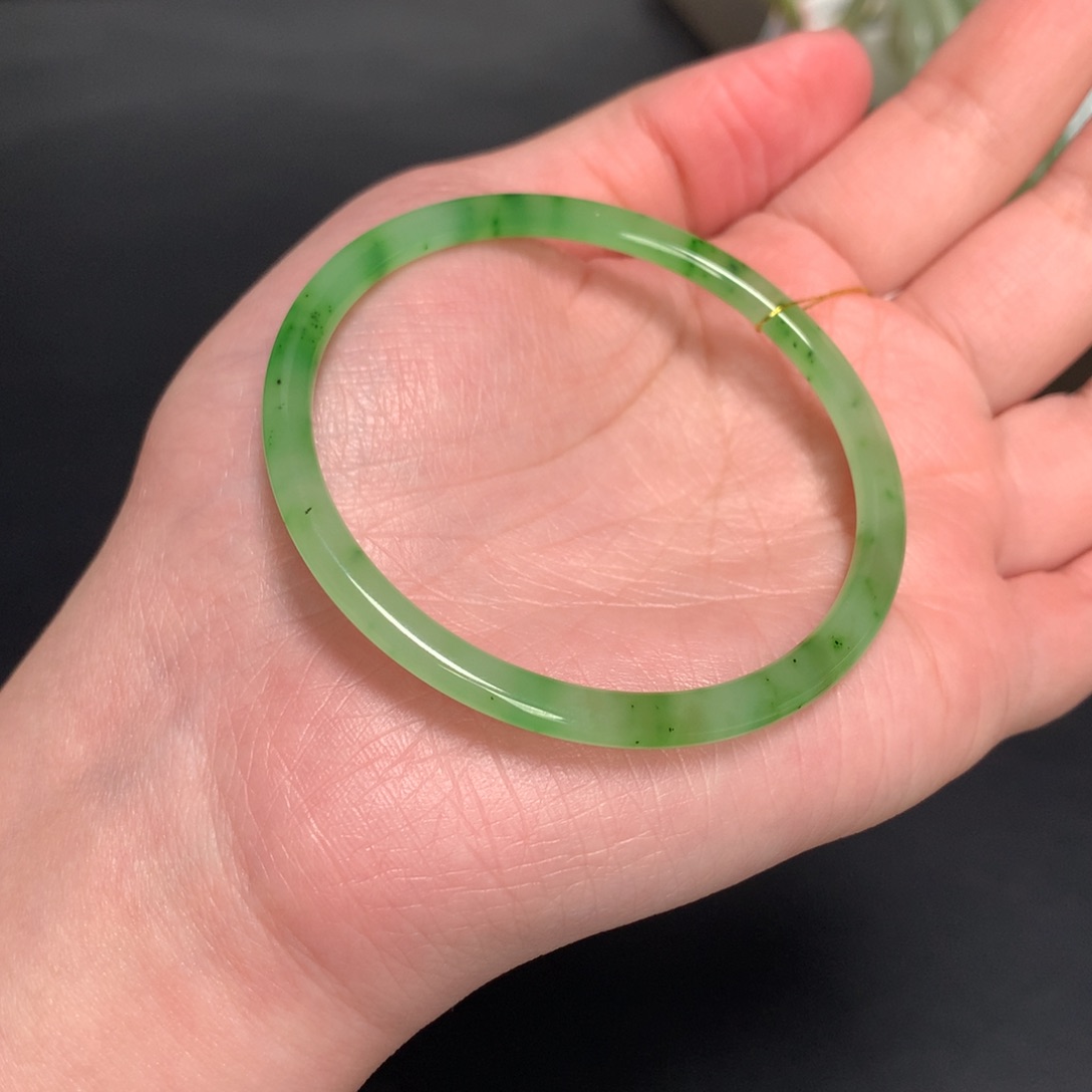 和田玉手镯未镶嵌c***c