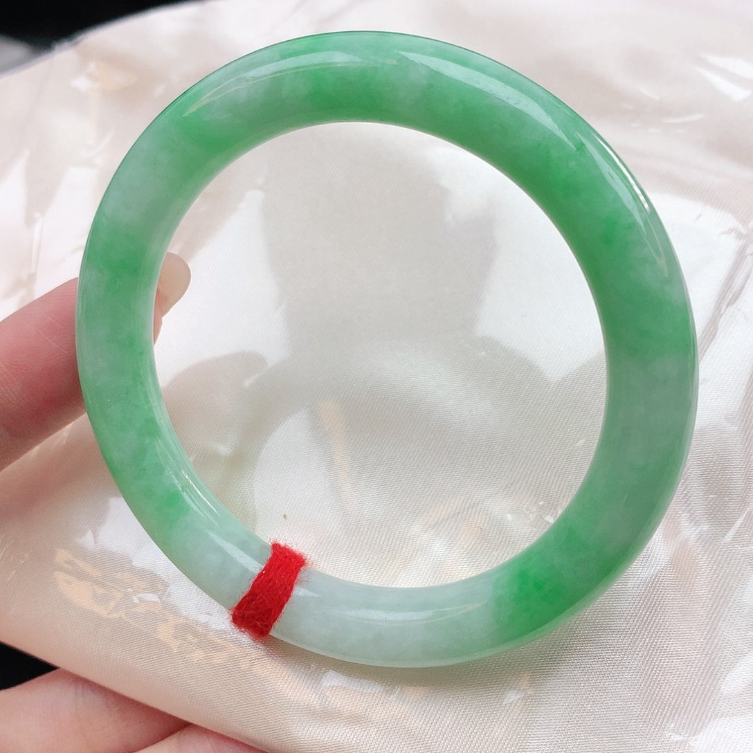 翡翠手镯未镶嵌55圆条882473