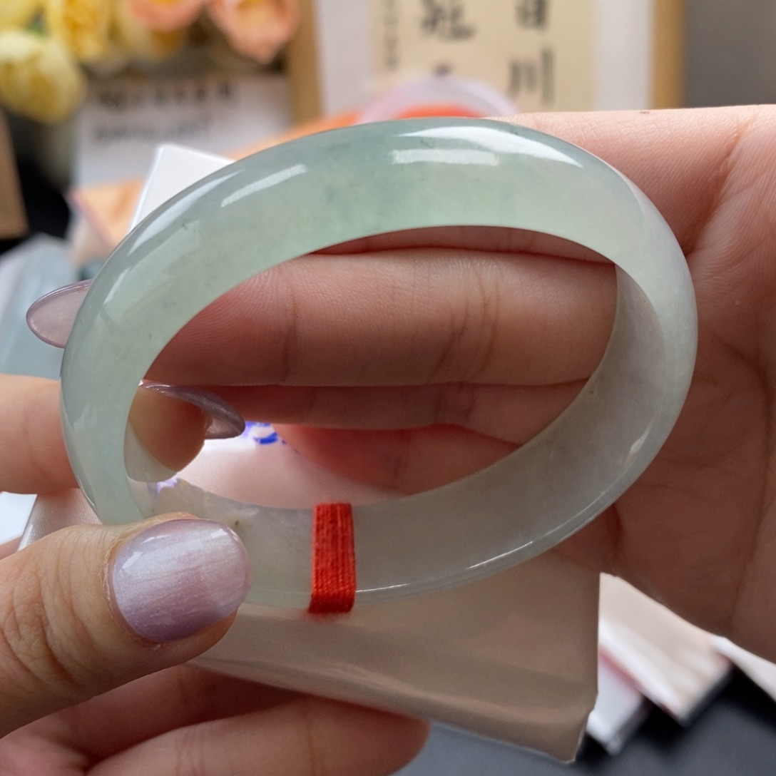 【闪购商品】翡翠手镯未镶嵌V****n57.5贵妃