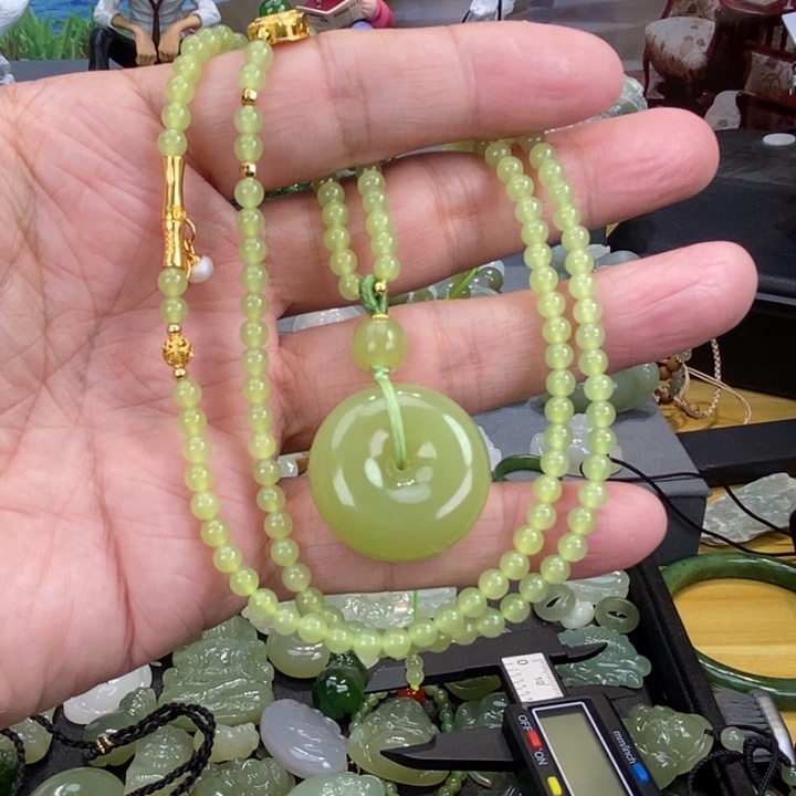 和田玉颈饰未镶嵌