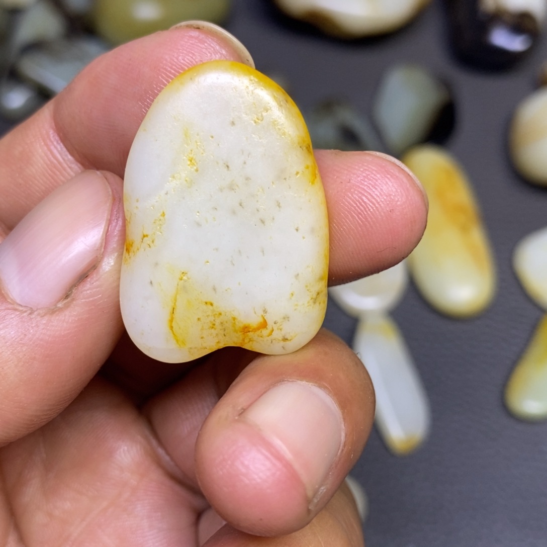 和田玉未镶嵌挂件