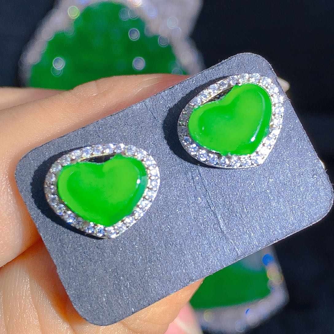 翡翠颈饰银S925镶嵌吊坠