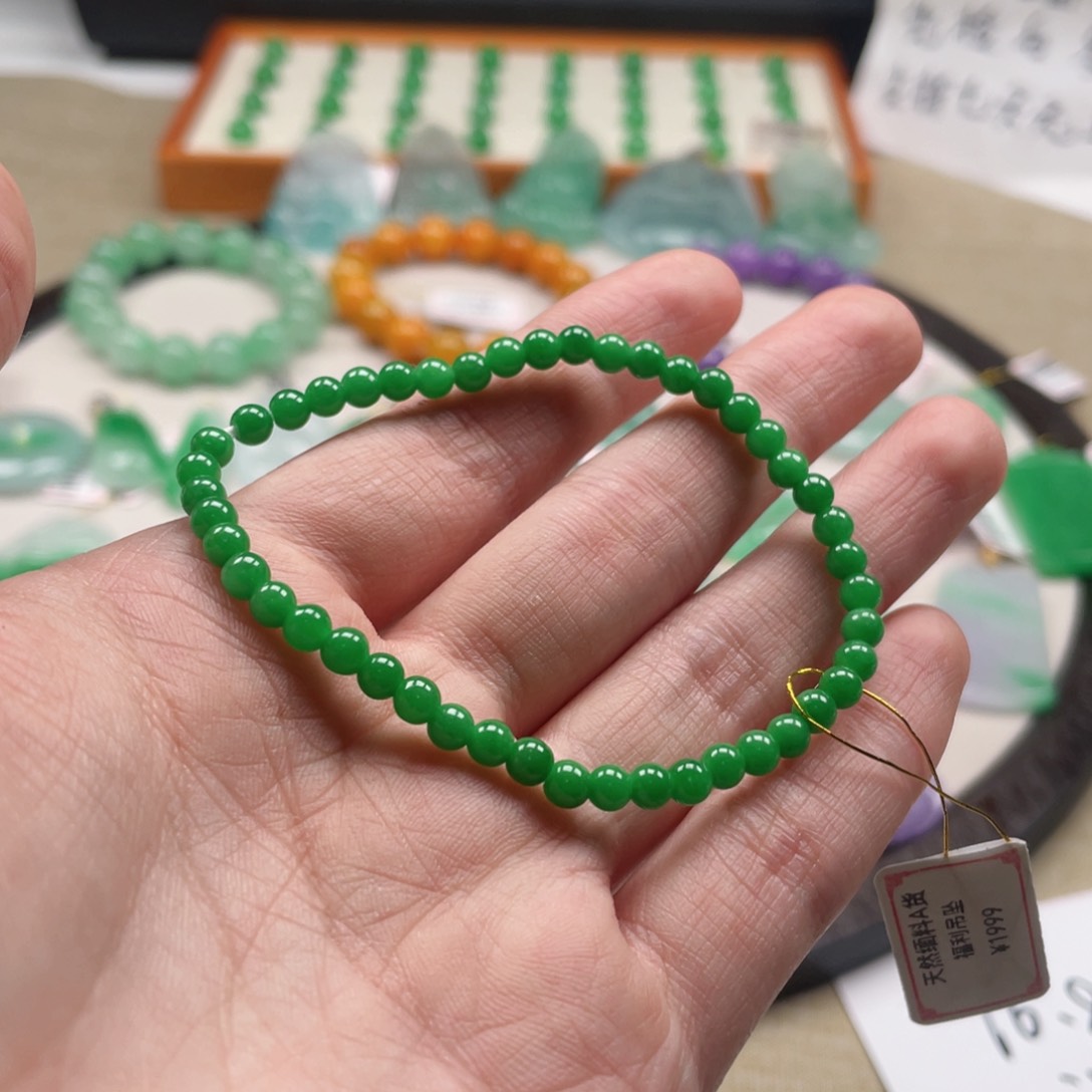 天然A货缅料挂件