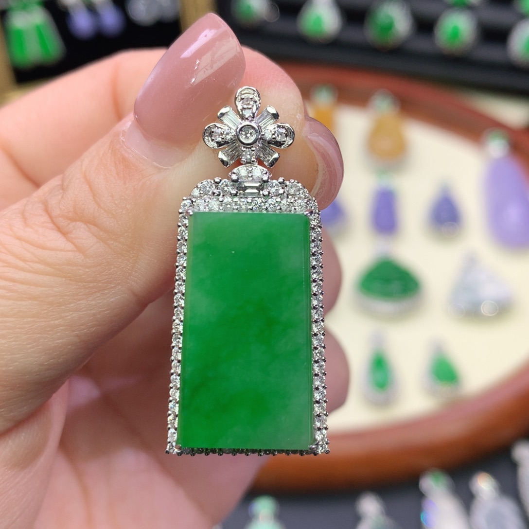 翡翠18K金镶嵌吊坠(不含链)