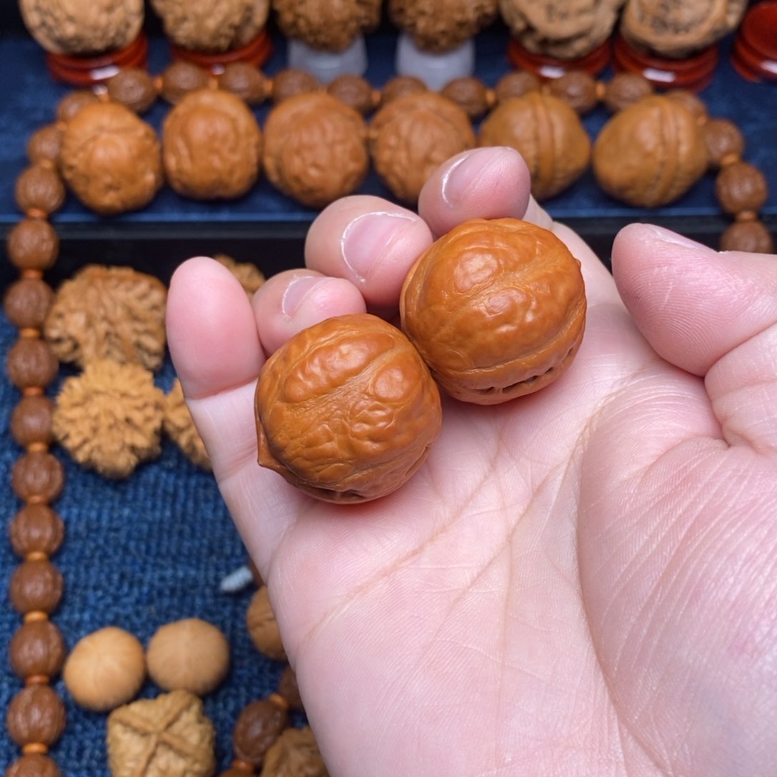 文玩核桃把件巴***杰手捻