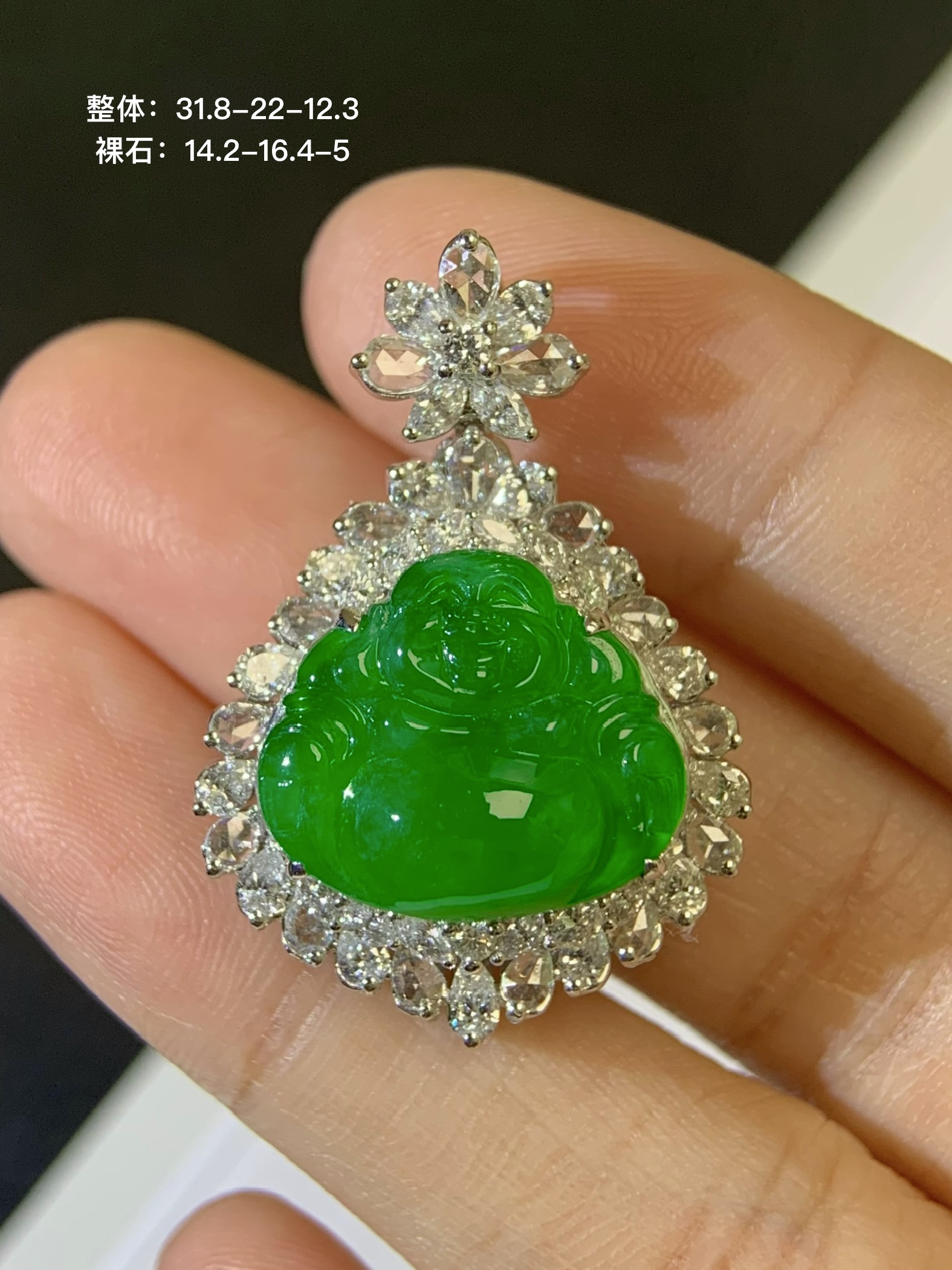 天然翡翠正阳满绿佛公吊坠