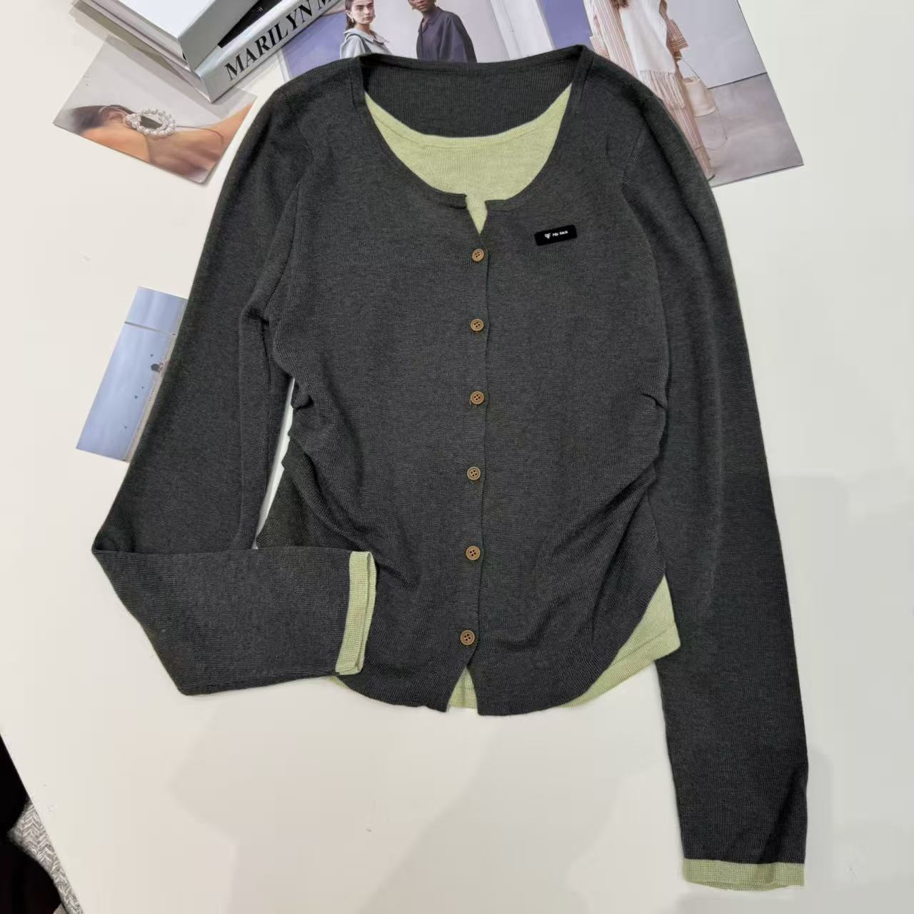 MeiQi欧货小腰精！ 撞色假两件高级感长袖针织衫早秋新时尚A4287