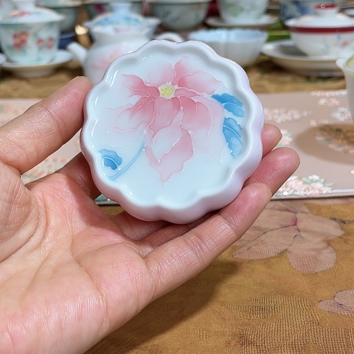 【闪购商品】国色惊城云朵盖置