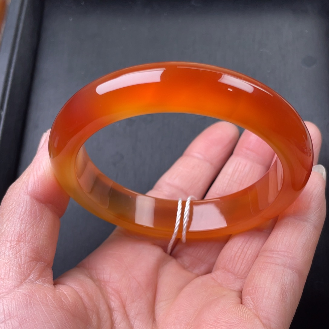 玛瑙/玉髓手镯未镶嵌57.8圈口