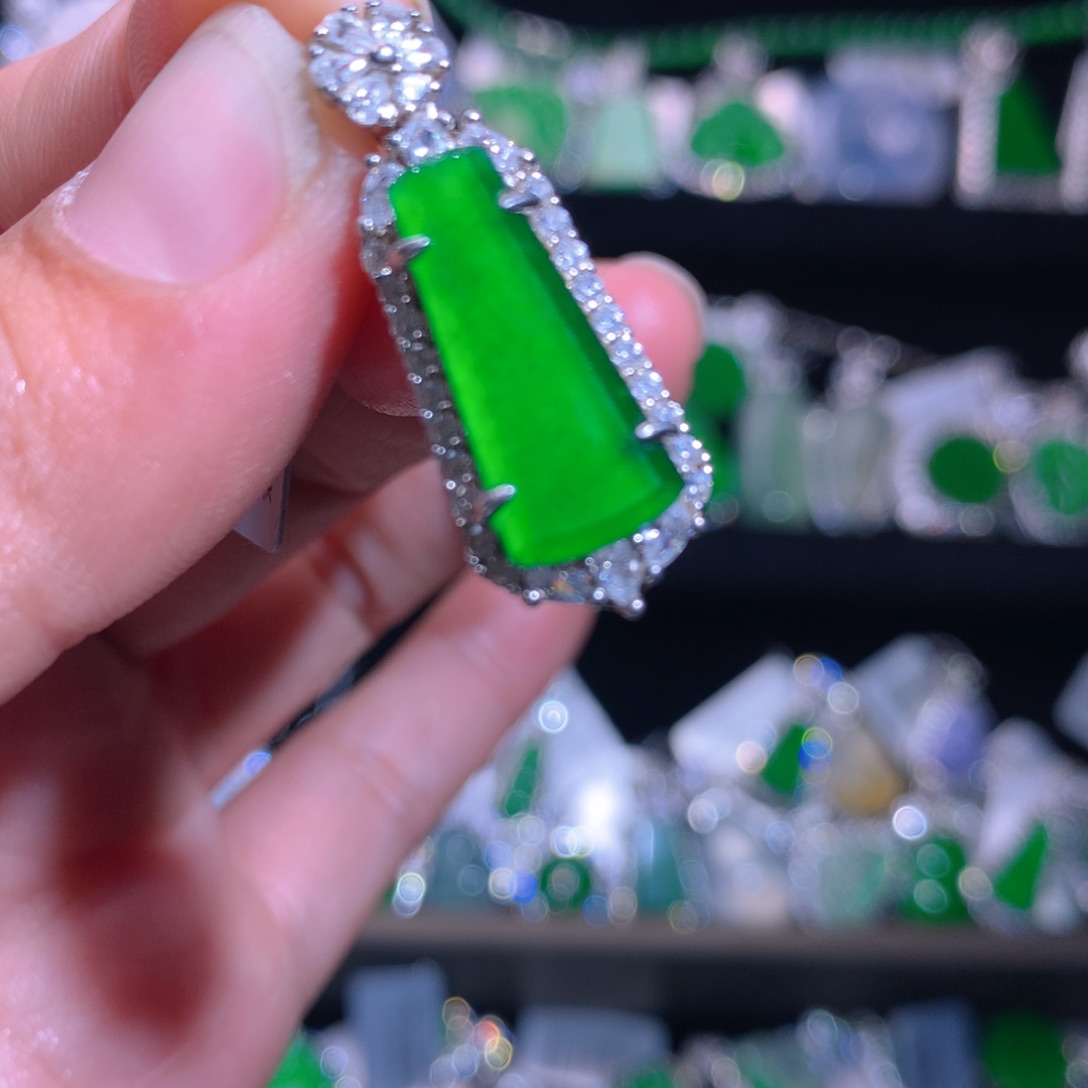 【闪购商品】颈饰银S925镶嵌翡翠天然翡翠