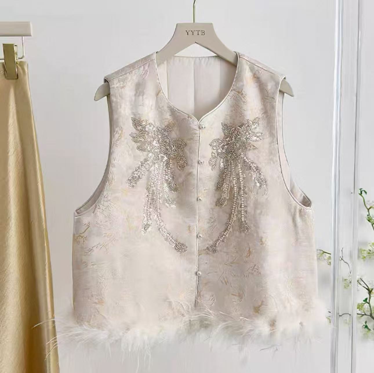 【晨浠定制】新款时尚国风夹棉烫钻拼毛条马甲229