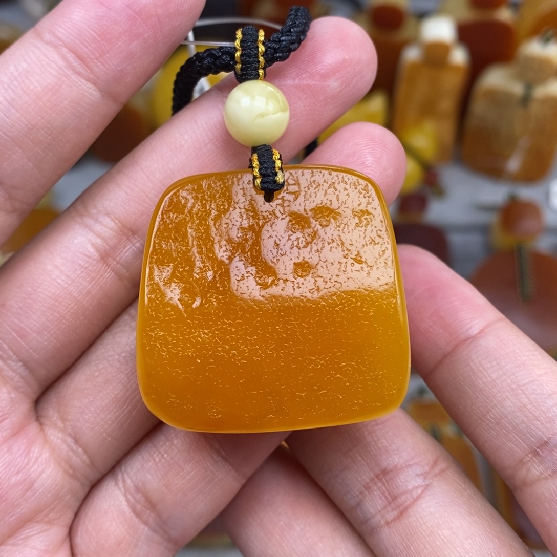 琥珀未镶嵌珠宝奇石