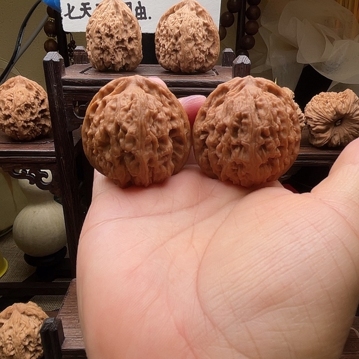 吊坠文玩核桃修尖南疆石