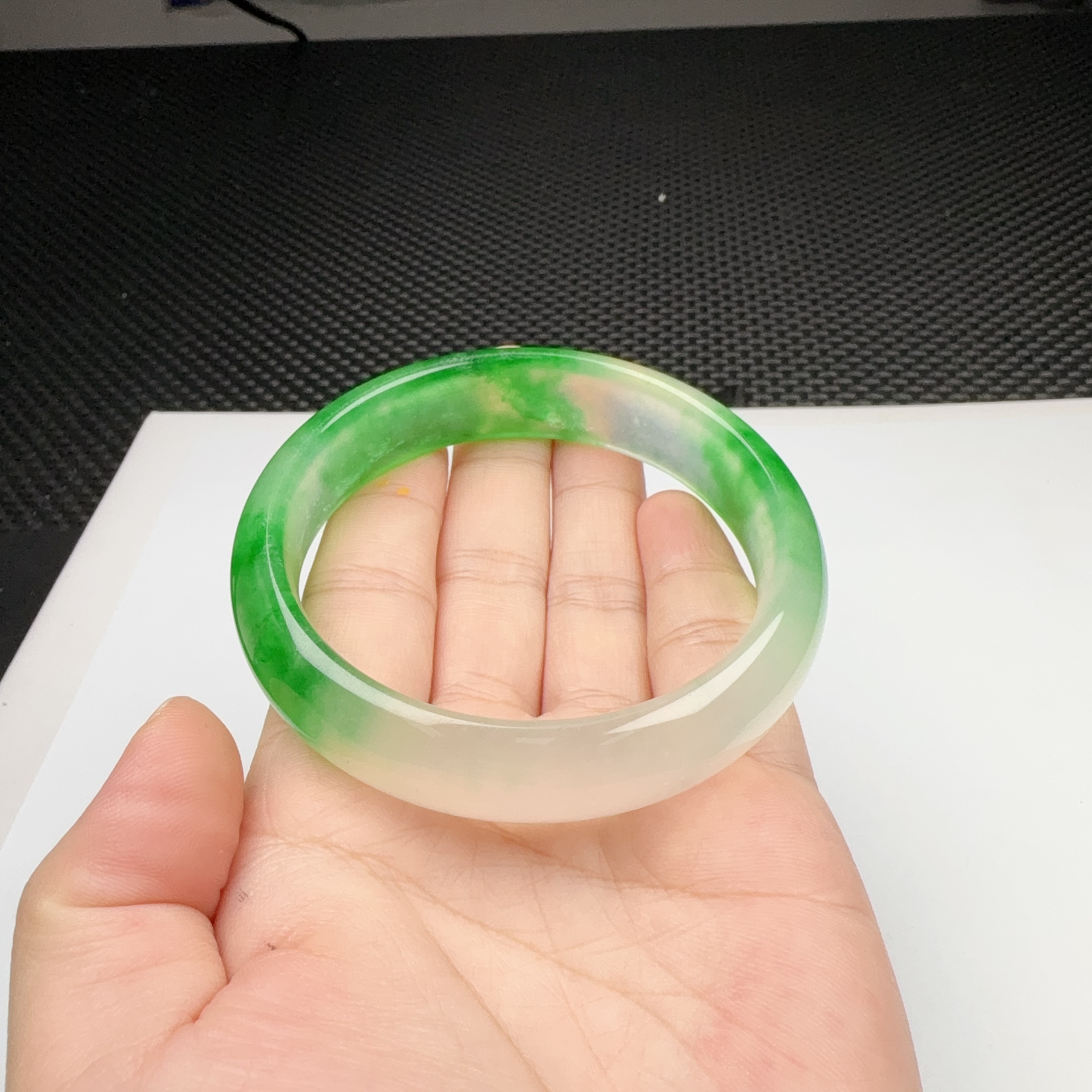 z30飘花绿常规手镯时尚女士精美复古镯子