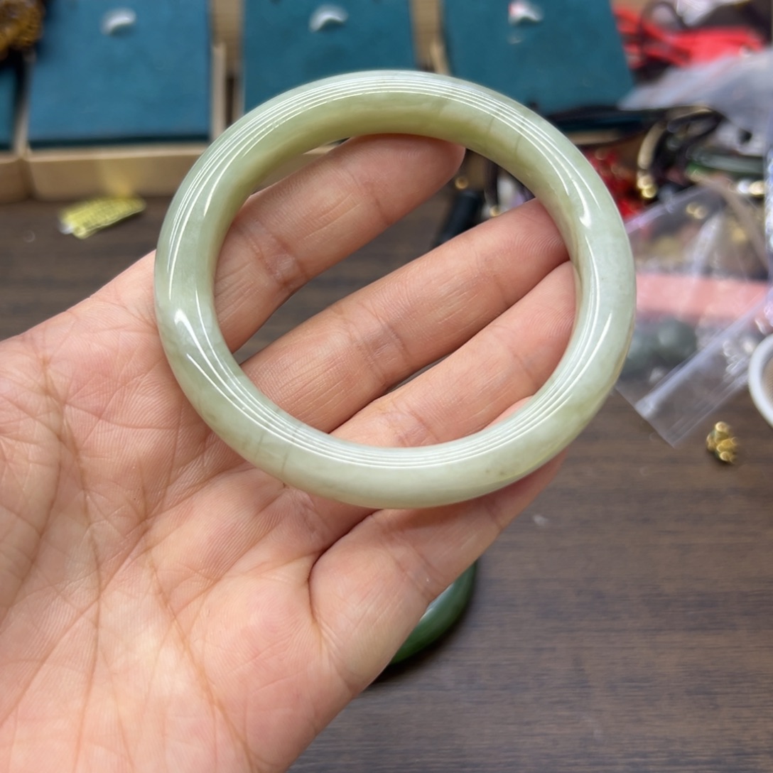 和田玉未镶嵌手镯58.5圈围107